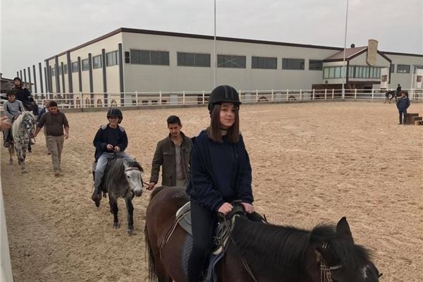 FMIS Students Visit the Erbil International Equestrian Club